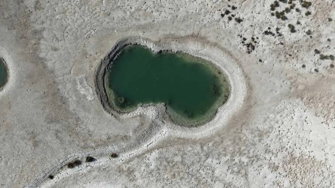 Hızla Kuruyan Burdur Gölü’nün Gözyaşları Gün Yüzüne Çıktı! 4